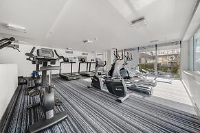 Stylish 1-bed Flat With Pool, BBQ & Sauna Access