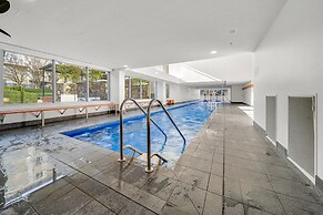Stylish 1-bed Flat With Pool, BBQ & Sauna Access