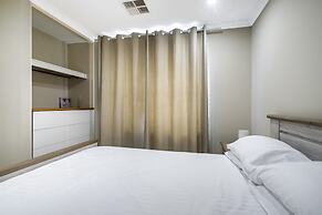 Spacious 4-bed House With Outdoor Area
