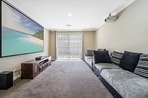 Spacious 4-bed House With Outdoor Area