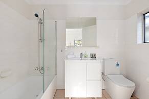 Stylish 2-bed House in Leichhardt