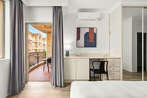 Bright Inner-west Stay With Pool Access