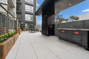 Luxe 2-bed Inner-city Abode With Alfresco Dining