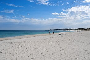 Fremantle Coast Studio - Beach at Your Doorstep