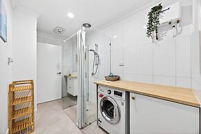 Bright 2-bed Unit Near Scarborough Beach