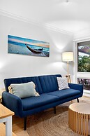 Bright 2-bed Unit Near Scarborough Beach