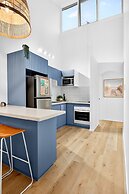 Bright 2-bed Unit Near Scarborough Beach