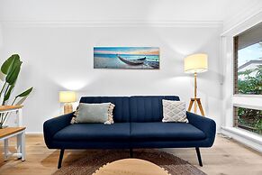 Bright 2-bed Unit Near Scarborough Beach