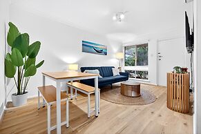 Bright 2-bed Unit Near Scarborough Beach