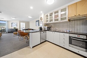 Inner-city 2-bed With Parking, Pool, Gym & BBQ