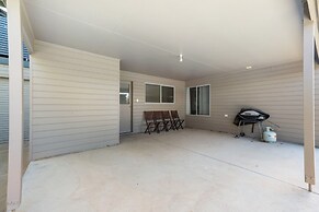 Spacious 3-bed Ground Level Beachside Stay