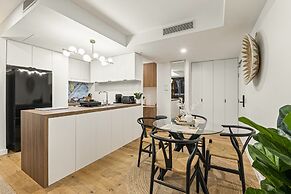 Modern South Bank Apt Walk to Dining