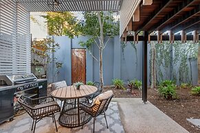 Bright 2-bed New Farm Apartment With Private Patio