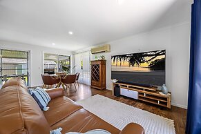 Family-friendly Home With Private Pool and BBQ