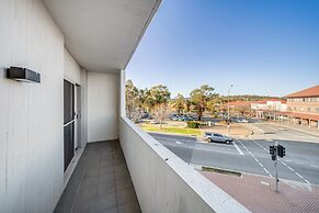 Comfy Lakeside 1-bed With Secure Parking