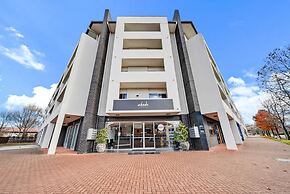 Comfy Lakeside 1-bed With Secure Parking