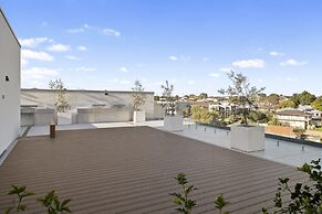 Stylish 1-bed Apartment With Rooftop Access