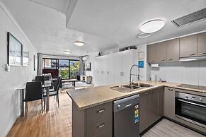 Central Bowen Hills Stay