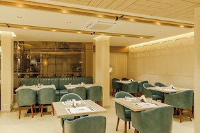 Olwen Suites