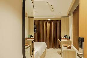 Olwen Suites