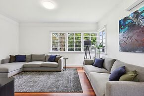 Spacious 3-bed Home in Morningside With Backyard