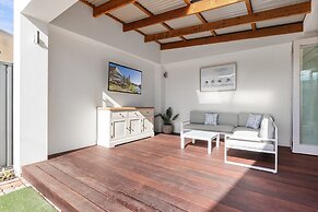 Bluestone Symmetrical Cottage With Outdoor Area