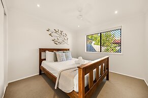 2-bed Beach Escape With Courtyard