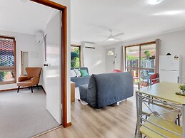 Tranquil 2-bed Townhouse Close to Beach
