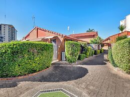 Tranquil 2-bed Townhouse Close to Beach