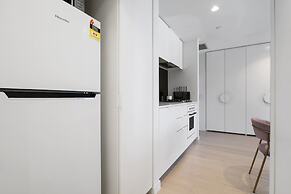 Bright South Yarra 1 Bed Flat Near Cafes & Shops