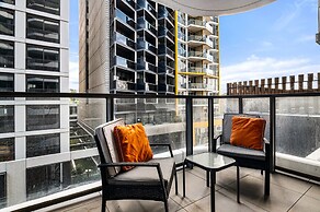 Bright 2-bed Flat With Cityside Charm
