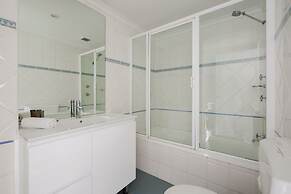 Stylish 1-bed Apartment Near Manly Beach