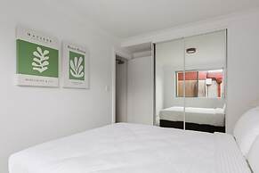 Stylish 1-bed Apartment Near Manly Beach