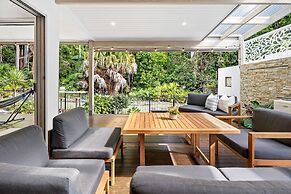 Spacious 3-bed Home With Patio Near Beach