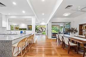 Spacious 3-bed Home With Patio Near Beach