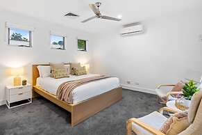 Spacious 3-bed Home With Patio Near Beach