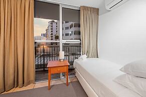 Stylish 3BR Oceanfront Stay by Mooloolaba Esp