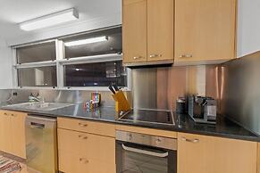 Stylish 3BR Oceanfront Stay by Mooloolaba Esp