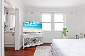Light-filled Studio Near Rushcutters Bay Park