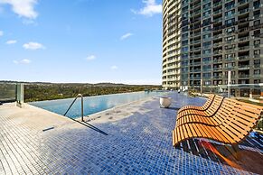 Light-filled 1-bed Apartment With Pool & Gym