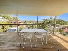 Coastal Upper-level Home With Pool Access