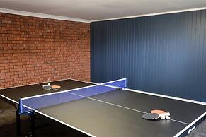 Country 4-bed Homestead With Games Room & Views