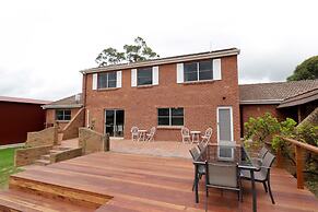 Country 4-bed Homestead With Games Room & Views