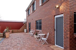 Country 4-bed Homestead With Games Room & Views