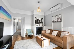 Charming 2-bed House in North Hobart