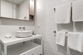 Bright 1-bedroom Escape With Private BBQ