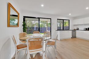 Homely 3-bed Townhouse With Pool & Gym Access