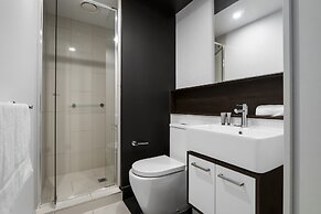 Sleek Southbank 2-bed Apartment With Balcony Views