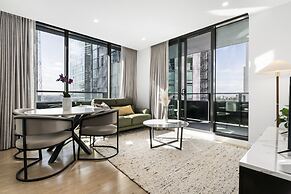 Sleek Southbank 2-bed Apartment With Balcony Views