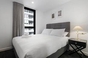 Sleek Southbank 2-bed Apartment With Balcony Views